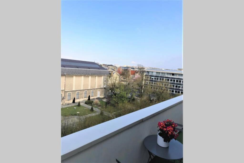 Hypercentre Grand Balcon Vue Cathedrale Reims Exterior foto