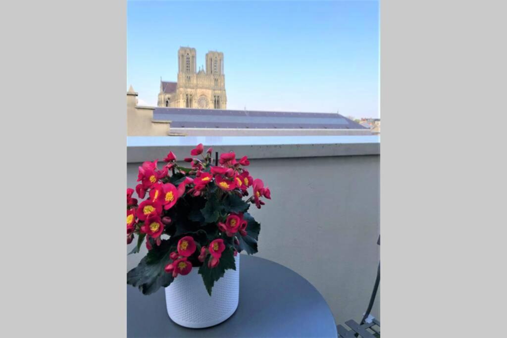 Hypercentre Grand Balcon Vue Cathedrale Reims Exterior foto